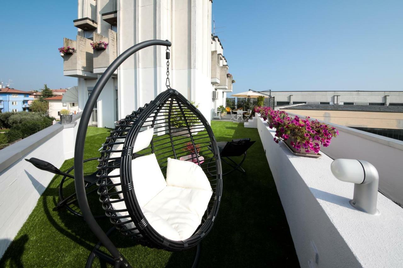Sunseeker - 80 Mq Di Terrazzo Da Sogno Desenzano del Garda Dış mekan fotoğraf